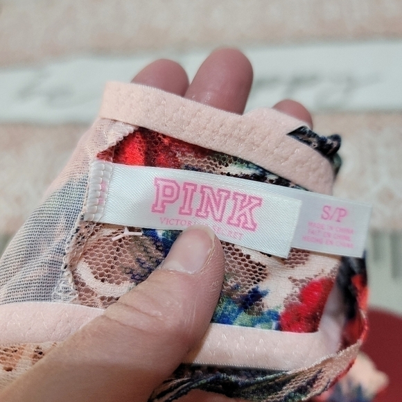 VICTORIA'S SECRET PINK BRALETTE - Picture 7 of 9